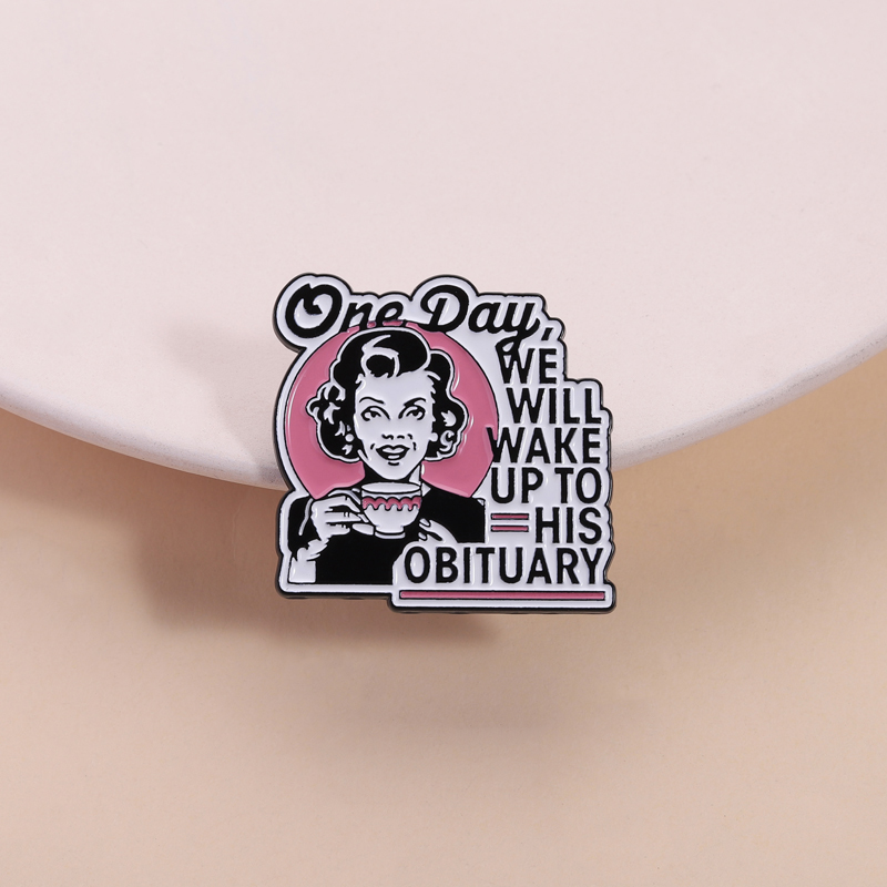 Vintage Fashion Obituaries - Donkere humor huisvrouw pin sarcastische dagelijkse