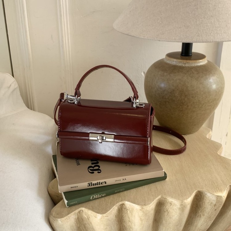 Luxe lederen, modieuze, elegan - Vintage Fashion Paris recensie en prijs